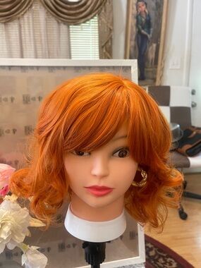 COS PLAY Orange Short Wavy Synthetic Wig for Women